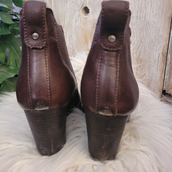Ugg Ankle Boots - Picture 3 of 10